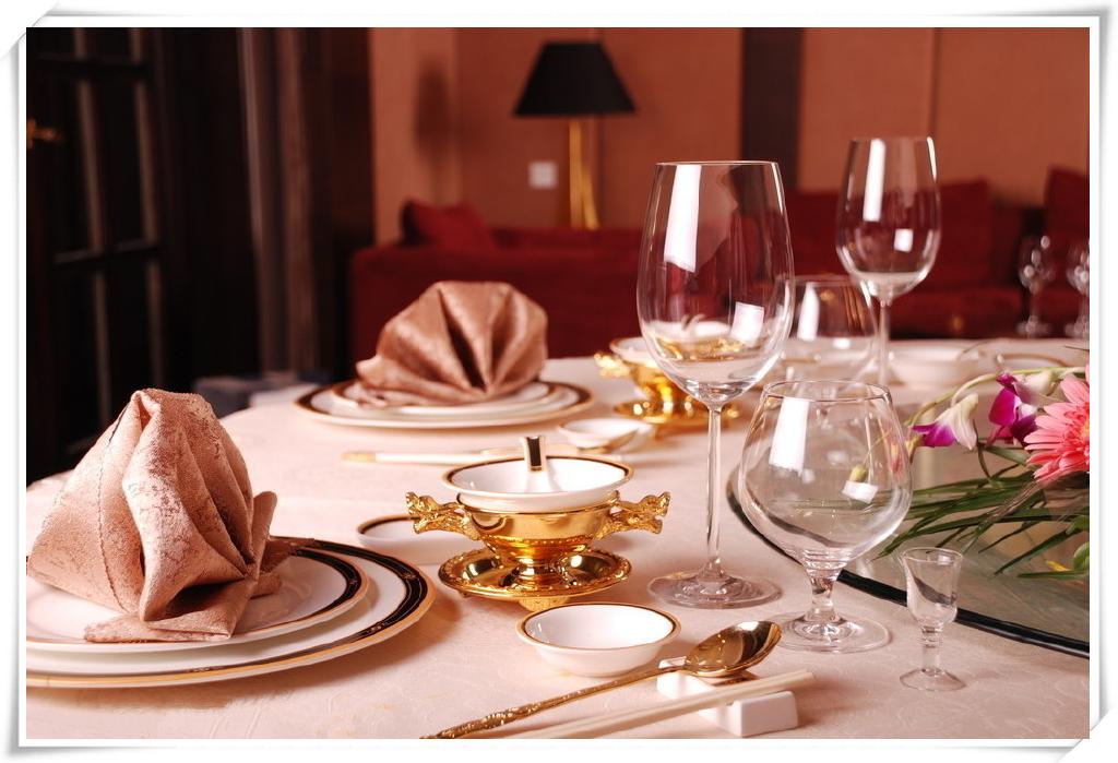 餐飲業(yè)即食食品環(huán)節(jié)表面衛(wèi)生要求 DB31/410-2008